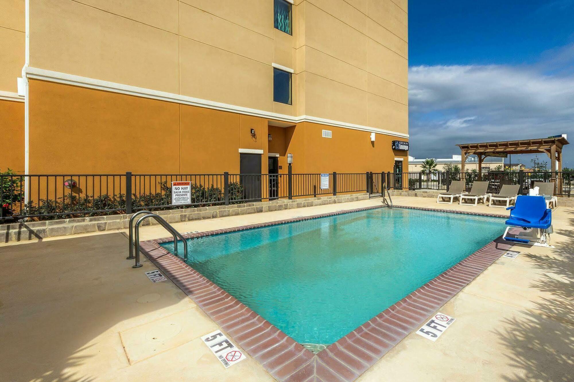 Comfort Suites Cotulla Near I-35 Exteriör bild